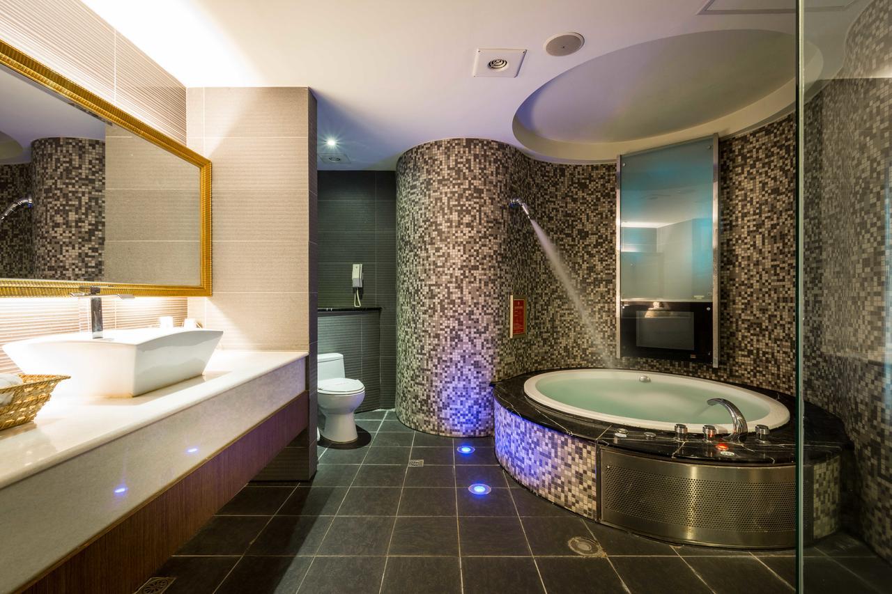 Uline Motel Taipei Bagian luar foto