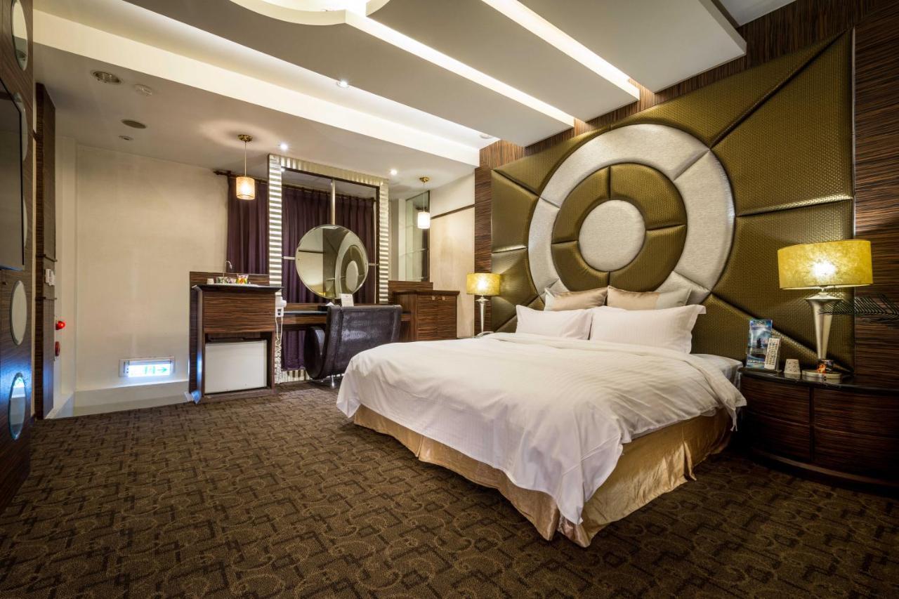 Uline Motel Taipei Bagian luar foto